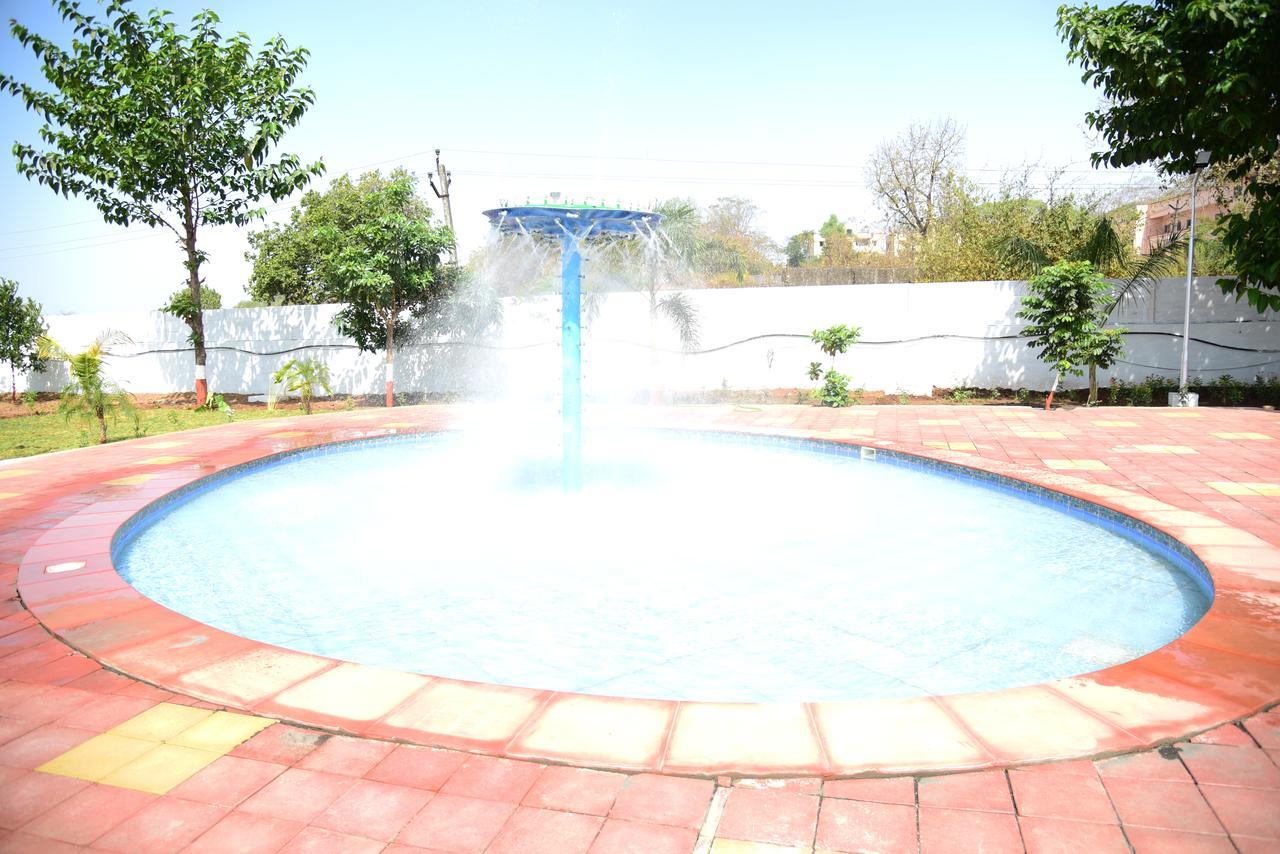 River Touch Resort Silvassa Eksteriør bilde