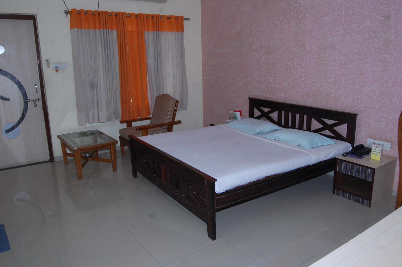 River Touch Resort Silvassa Eksteriør bilde